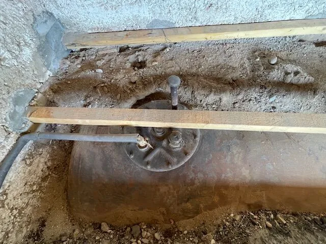 Cuve fioul enterrée excavée avant dégazage neutralisation Isère