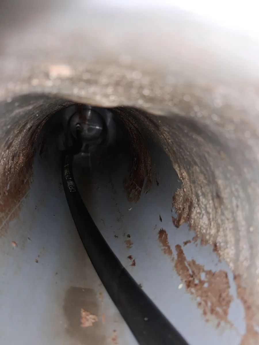 Caméra d'inspection engagée dans une canalisation, à Saint-Victor-de-Cessieu