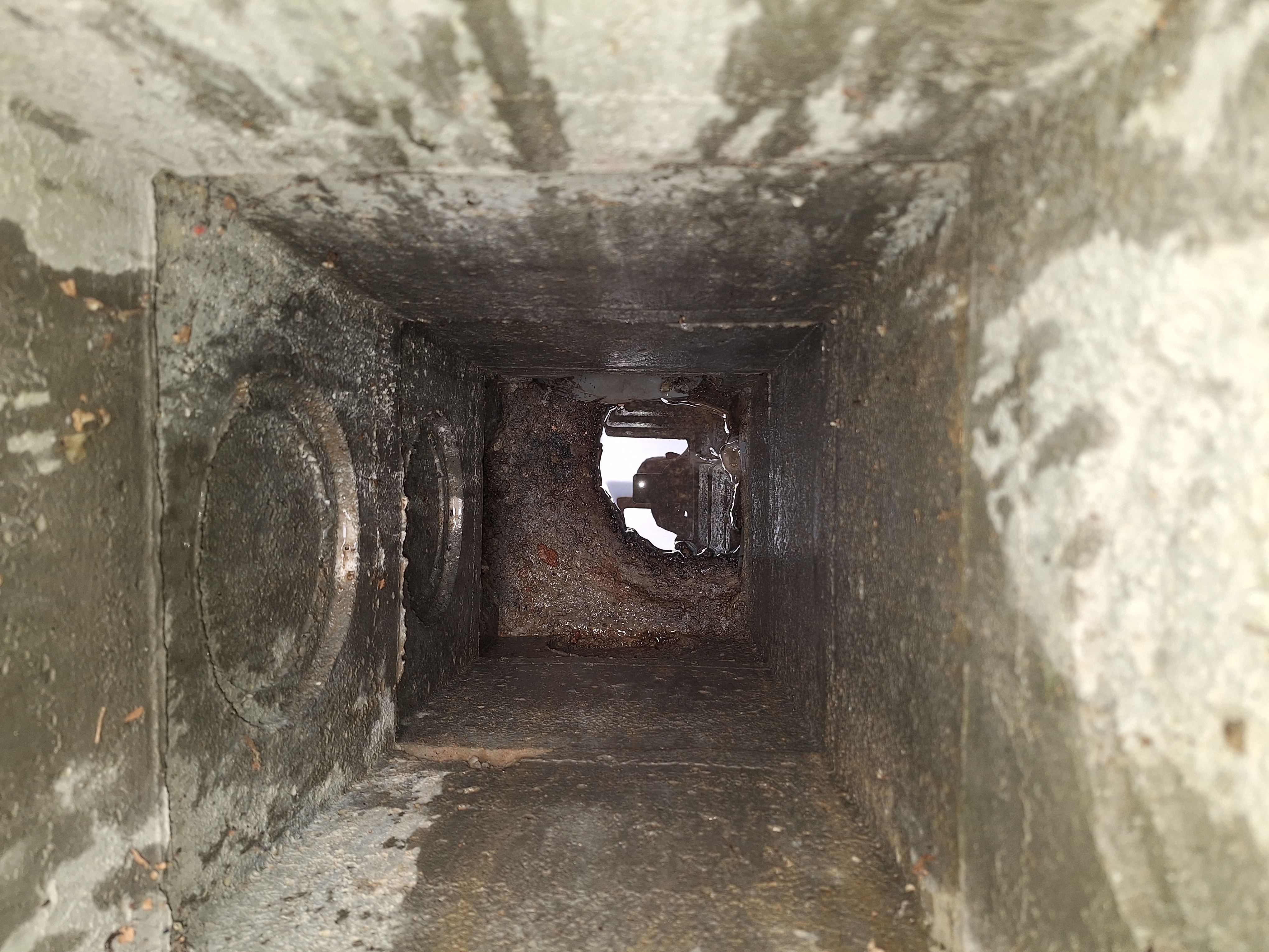 Canalisation avant débouchage haute pression La Verpillière