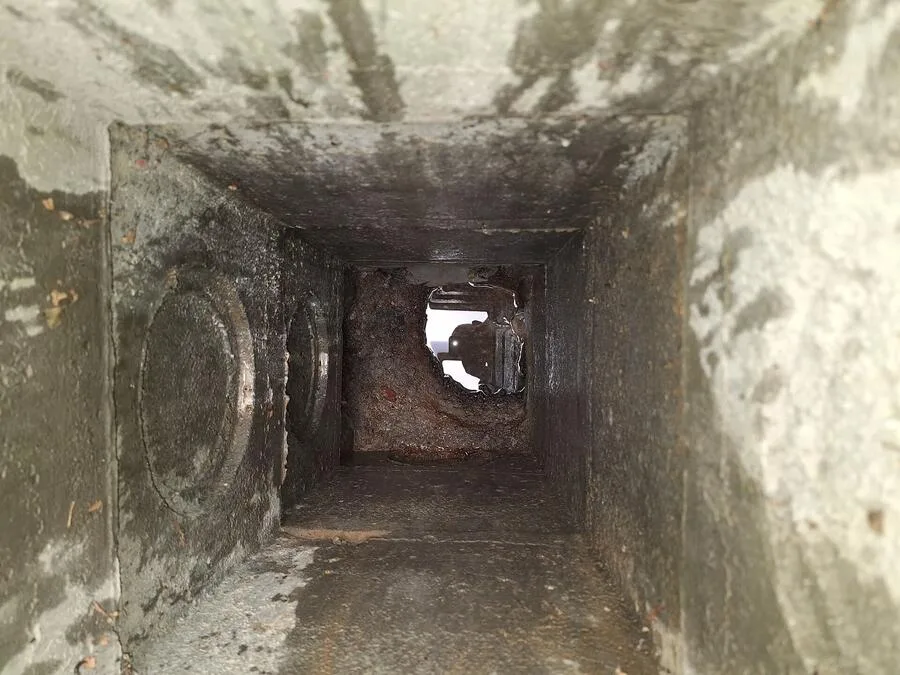 Canalisation avant débouchage haute pression La Verpillière